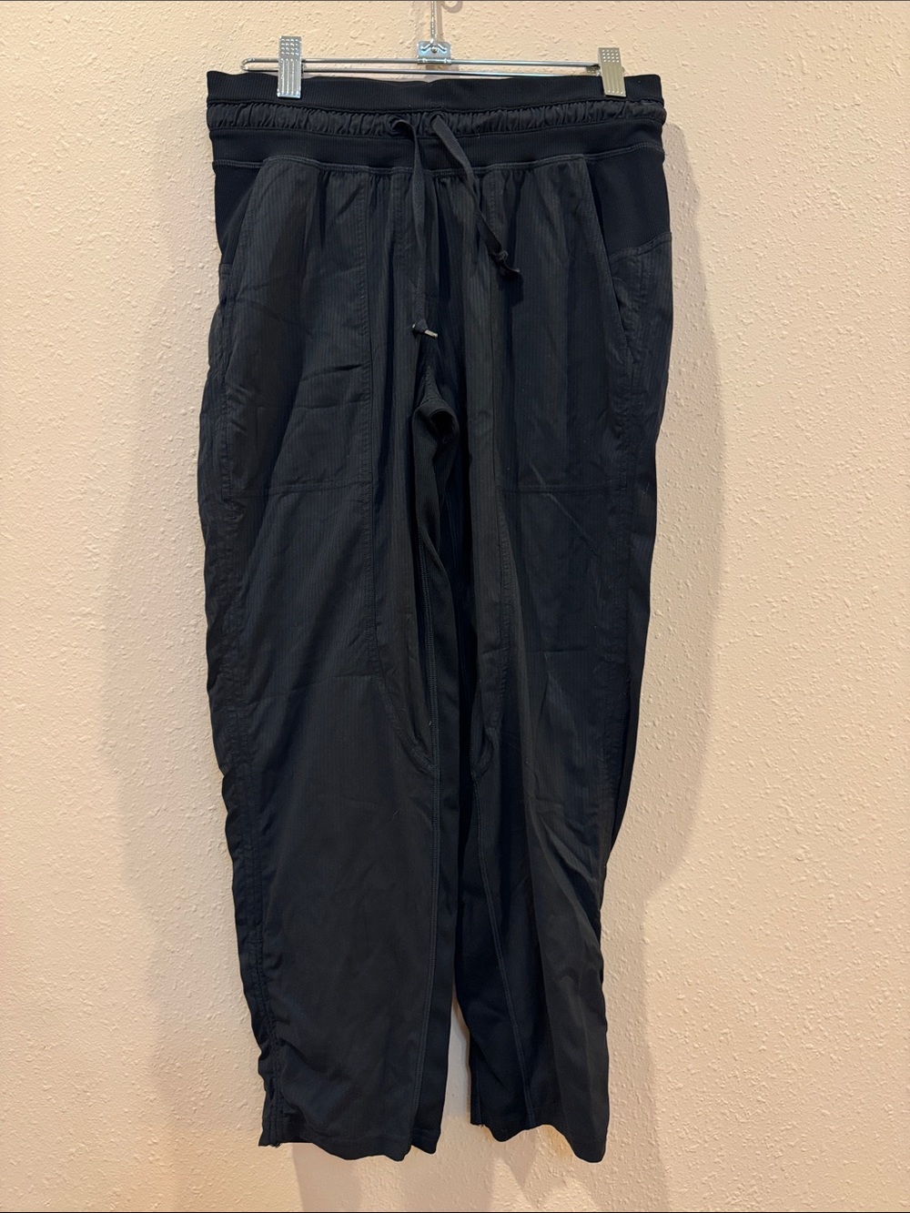 Lululemon Dance Studio Cropped Joggers